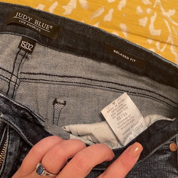 Judy Blue Raw Hem Relaxed Fit Jeans Sz 15/32 - Picture 4 of 11